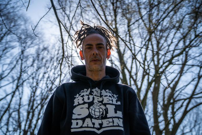Mill Deuxmill heeft zijn eerste soloplaat klaar.