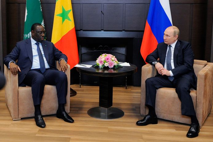 Macky Sall, de president van Senegal en voorzitter van de Afrikaanse Unie en zijn Russische ambtsgenoot Vladimir Poetin in de Zuid-Russische stad Sjotsji.