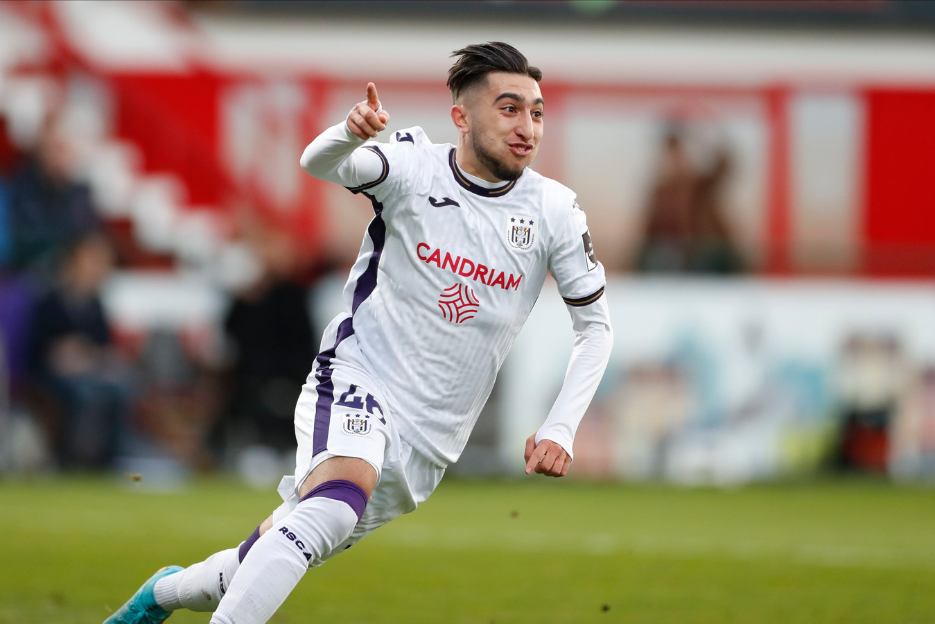 Officieel Ait El Hadj ruilt Anderlecht in voor Racing Genk, Limburgers