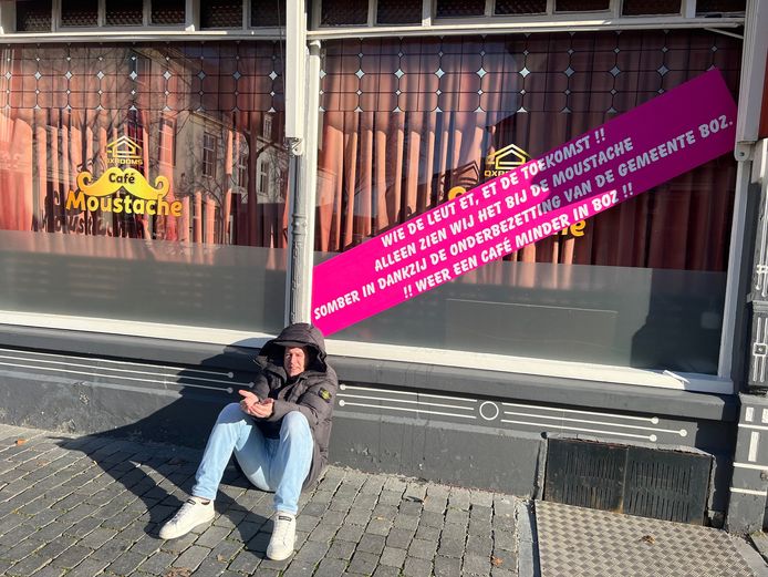 De Putse ondernemer Paul Jaspers is in afwachting van een vergunning, zodat hij de deuren van café Moustache (De Snor), op de hoek van de Korte Bosstraat, kan openen.