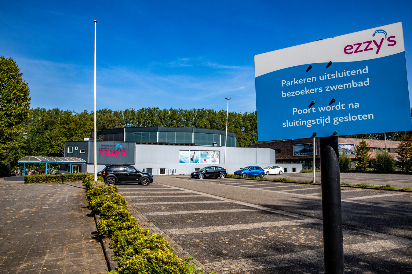 Eigenaren Ezzy's hopen op renovatie van het huidige zwembad of een ...