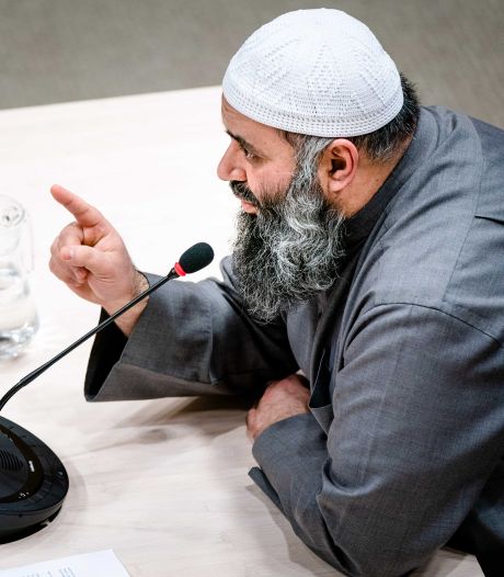 Heel Nederland valt over de imam van de alFitrah-moskee (maar zelf ligt hij er geen seconde wakker van)