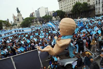 Argentijnse antiabortusactivisten de straat op in aanloop naar parlementair debat