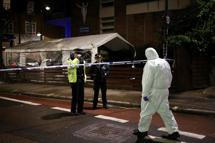 De schietpartij gebeurde in de buurt van een kerk in het centrum van Londen, waar op dat moment een begrafenis plaatsvond.