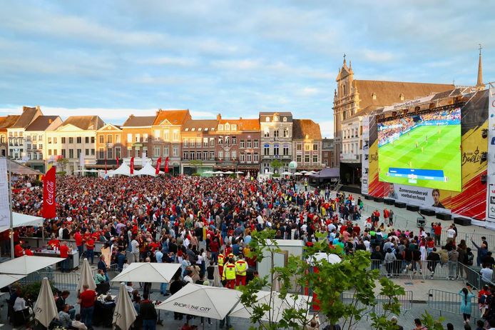 Euforie en veel gejuich: zo beleefde Vlaanderen de tweede EK-match van ...