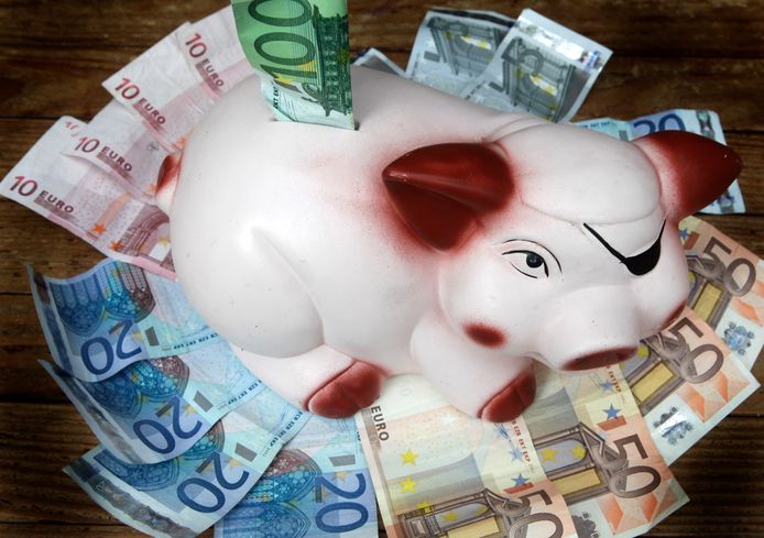 Volgens sommige economen moet de overheid stoppen met loonsteun aan zombiebedrijven.