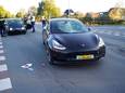 De fietser kwam bij de aanrijding op de voorruit van de auto terecht in Huissen.
