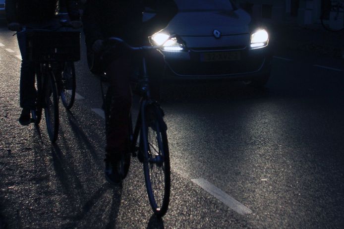 graven Nutteloos betreuren Fietsen zonder verlichting: 113 bekeuringen in Apeldoorn | Apeldoorn | AD.nl