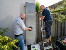 Aannemer Leo ontwierp een eigen regenton en dat is nu een groot succes