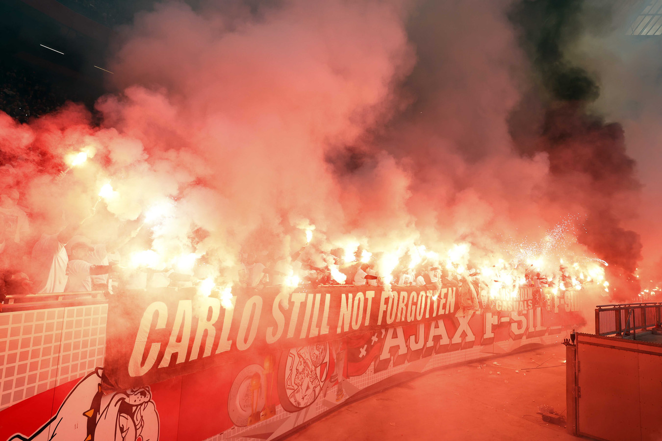 Ajax fans Herdenken Slag Bij Beverwijk En Brengen Ode Aan Overleden 