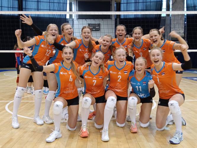 12 meiden uit Almelo en Tubbergen dansen in Belgrado de hit van Snollebollekes en hopen op WK-titel 