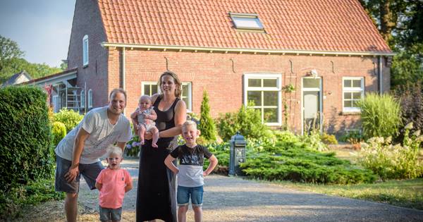 Ontmoetingen aan de grens: Brabanders, in Helenaveen omgeven door Limburg