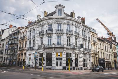 Nieuwe club geopend in Gent waar je enkel binnen mag als je een lidkaart hebt: “Elke klant moet ons charter tegen drugs, geweld en ongewenst seksueel gedrag volgen”
