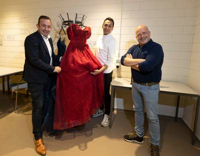 Bekende Budelnaren laten zich omtoveren tot dragqueen: ‘De illusie zo echt mogelijk maken’