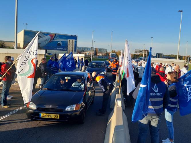 Politie organiseert enorme stakingsgolf: “Dit zullen ze nog nooit gezien hebben”