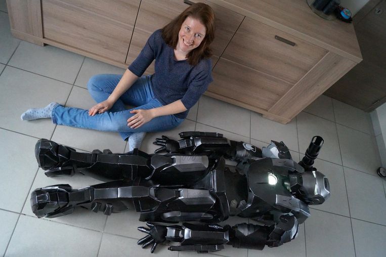 Het Kostuum Aantrekken Duurt 20 Minuten Tielt In De Buurt Hln