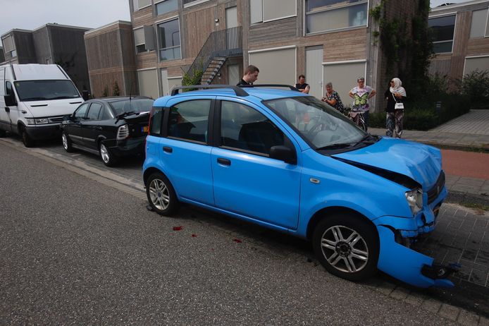 Vier auto's beschadigd bij ongeluk in Eindhoven.
