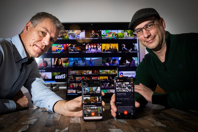Ronald van Raaphorst (links) en Tim Jansen lanceren de app Unbored, waarin alles te vinden is wat er in Enschede te doen is.