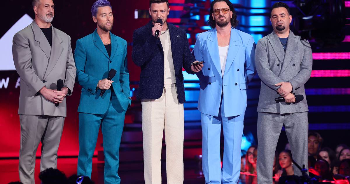 *NSYNC fa un (breve) ritorno: la boy band pubblica una nuova canzone dopo vent’anni |  musica