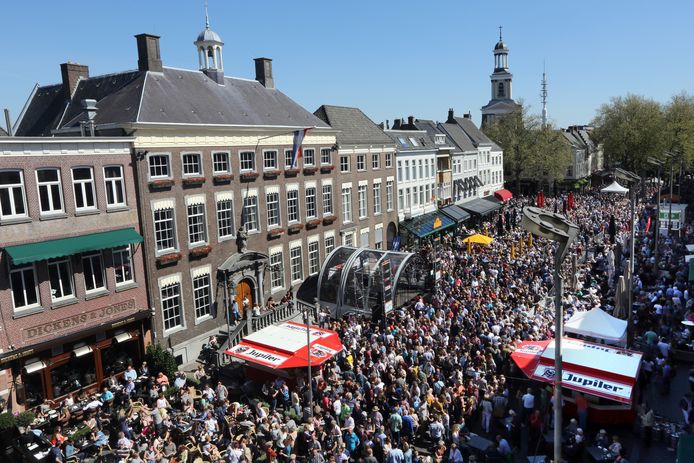 De Grote markt in Breda tijdens een eerder gehouden jazzfestival.