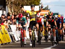 Olav Kooij (21) pakt ritzege in Parijs-Nice, Jumbo-Visma-sprinter klopt Mads Pedersen en Tim Merlier