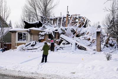 Nog twee mensen vermist na verwoestende bosbrand in Colorado, bevreemdende beelden tonen smeulende huizen onder sneeuwtapijt
