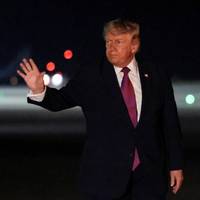 Trump beweert dat Iran ‘niet kan wachten’ om akkoord te sluiten • Frankrijk trekt vliegdekschip terug uit Midden-Oosten
