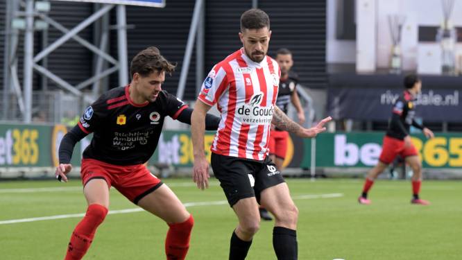 Maurice Steijn gaat contract bij Sparta verlengen, maar ziet al twee basisspelers afhaken 