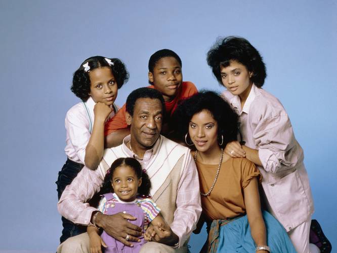 Tv-dochter Bill Cosby uit 'The Cosby Show' spreekt voor het eerst: "altijd donkere sfeer rond hem"