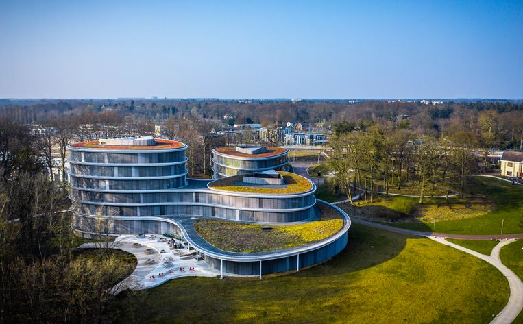 Het hoofdkantoor van de Triodos Bank in Driebergen op de Reehorst. Beeld Freek van den Bergh /  de Volkskrant
