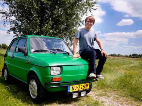 Bram (22) ruilde een Golf cabrio in voor deze groene rakker: ‘Ach, in het felroze had ik ‘m ook gekocht’