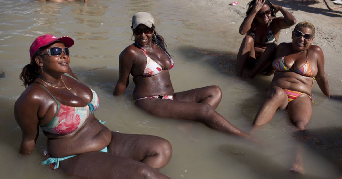 vlotter vrije tijd Associëren Nu ook bikini's voor vrouwen met 'maatje meer' in Brazilië | Buitenland |  hln.be