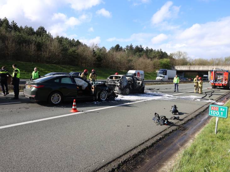 Flinke vertraging op A50 richting Oss door ravage bij Son en Breugel, één voertuig in brand