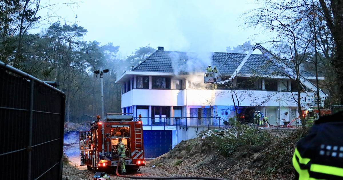 Brand in villa aan Dolderseweg in Den Dolder Utrecht gelderlander.nl