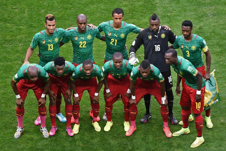 Het nationale voetbalteam van Kameroen. Beeld belga