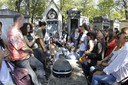 Les fans des Doors se rassemblent au cimetière du Père Lachaise