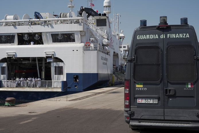 Archiefbeeld: het  schip 'Geo Barents' in de haven van Augusta, Sicilië