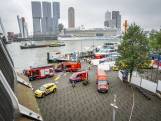 Watertaxi kapseist na botsing met rondvaartboot in Rotterdam