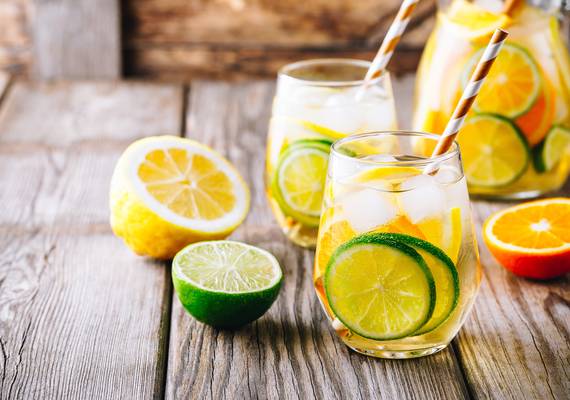 Heerlijk verfrissend: zomerse sangria met witte wijn