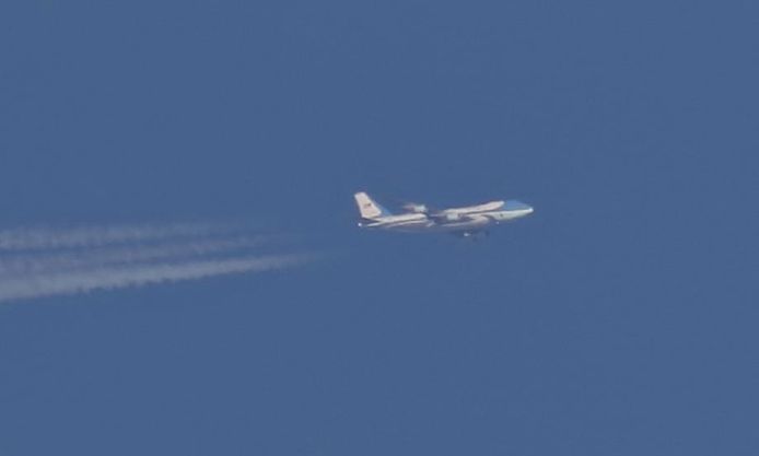 De foto van de Air Force One die over Yorkshire vliegt