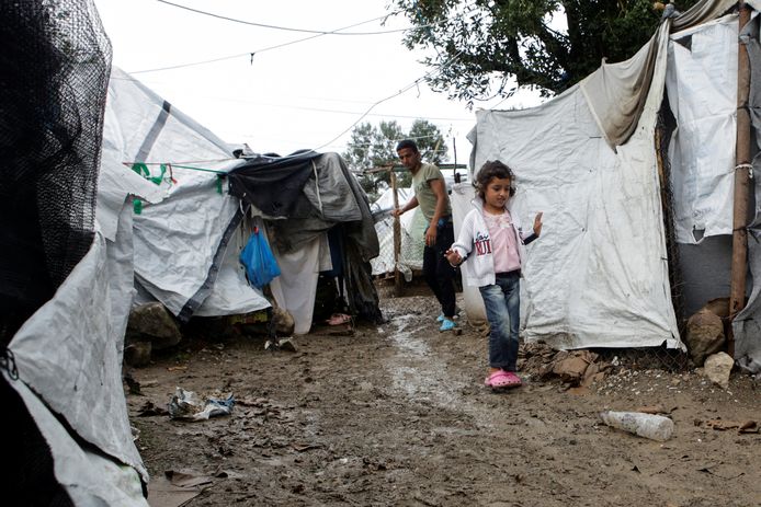 Vluchtelingen in een geïmproviseerd kamp op Lesbos