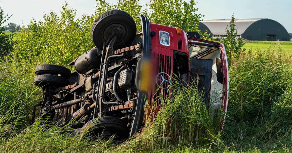 Camperbusje raakt van de weg op N391, afrit Roswinkel afgesloten