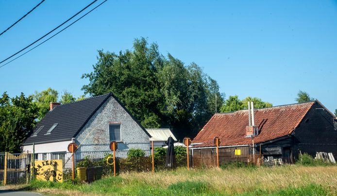 De feiten speelden zich af aan Ronkers Place in de Zomerstraat in Laarne.