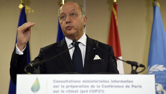 Le ministre français des Affaires étrangères Laurent Fabius lors d'une conférence de presse en marge de la COP21, le 10 novembre 2015.