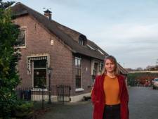 Ellen (27) kocht met vrienden een woonboerderij: ‘We hebben alle scenario’s vastgelegd’