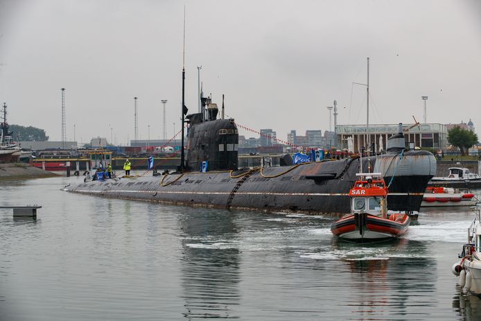 De Russische onderzeeër is woensdag al uit de museumhaven van Zeebrugge gevaren.