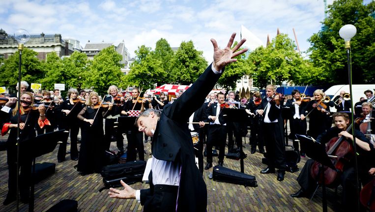 Het Brabants Orkest protesteert op het Plein voor de Tweede Kamer in Den Haag tegen de bezuinigingen Beeld ANP