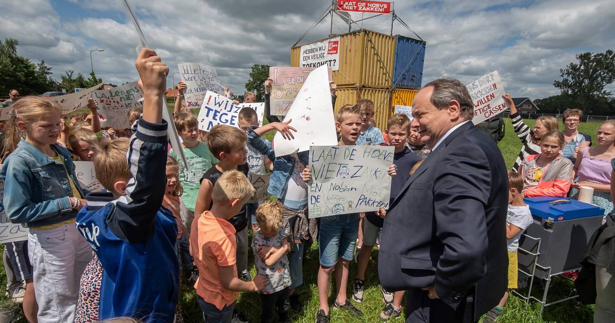 Staatssecretaris: geen vakantieopdracht voor inwoners van ‘mijn lievelingsgemeente Haaksbergen’