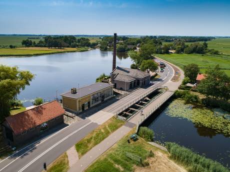 Drukke dijk tussen IJsselmuiden en Genemuiden verkeert in erbarmelijke staat: ‘Niets doen is geen optie’