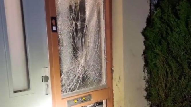 Buurt opgeschrikt door explosie bij woning in Zwolle: ‘Lig stijf in mijn bed’